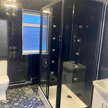 Sea Front Apartment With Massage Shower Netflix Great Location Bridlington Exterior photo